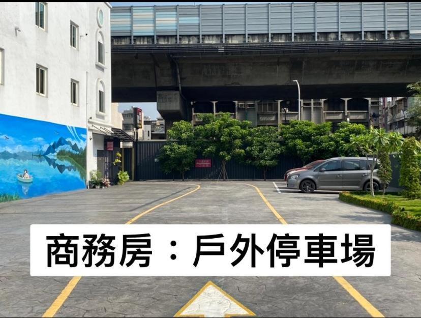 OUGE Motel - Fengshan Kaohsiung Exterior foto